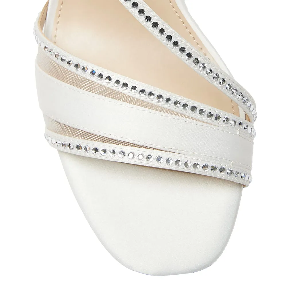 Abbi Heel in Ivory Luster