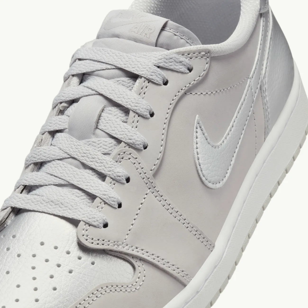 Air Jordan 1 Retro low OG - 'Metallic Silver'