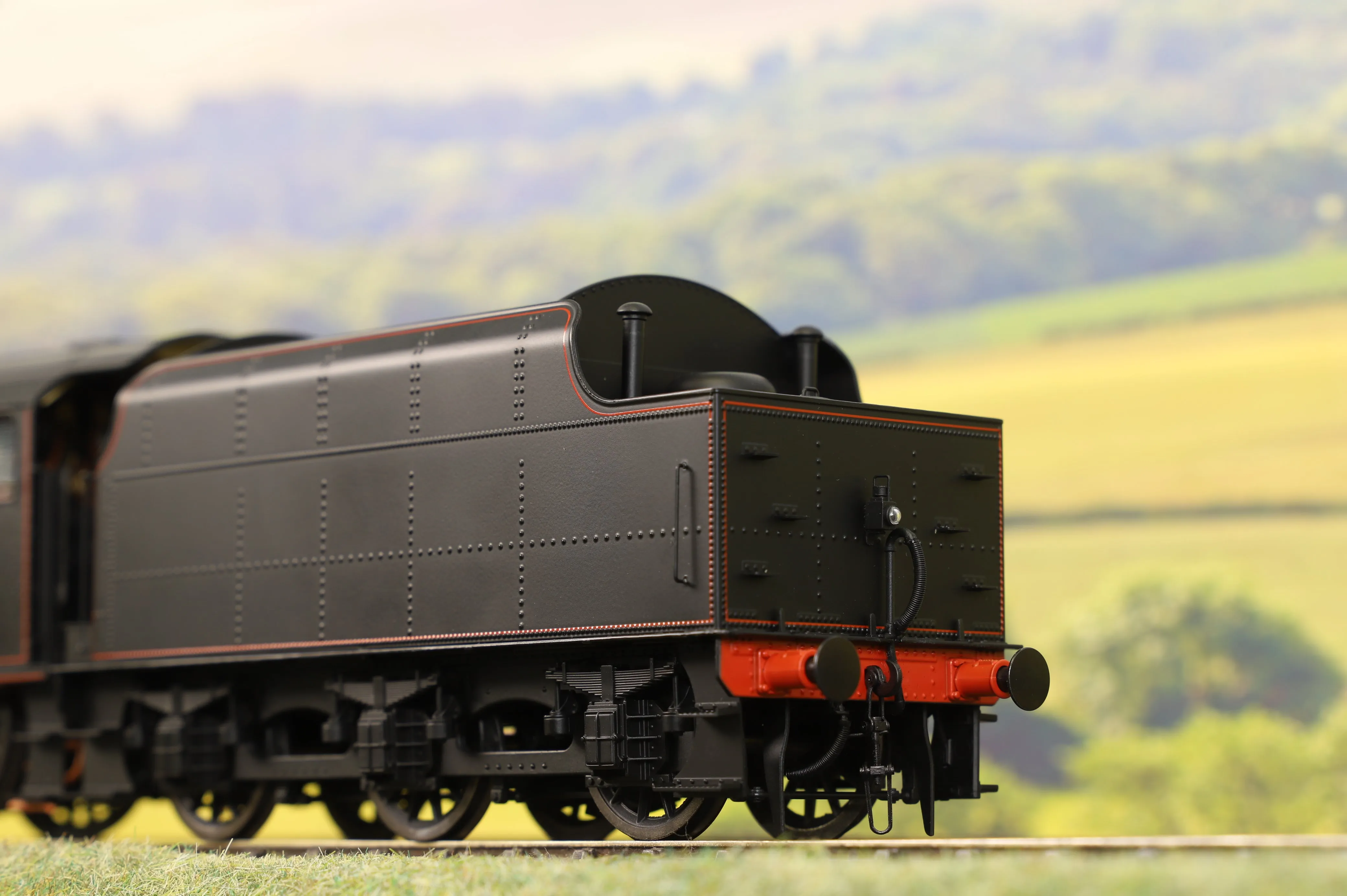 Ellis Clark Trains E1002U O Gauge Stanier Class 5 4-6-0 "Black 5", LMS Lined, 'Un-numbered', Riveted Tender