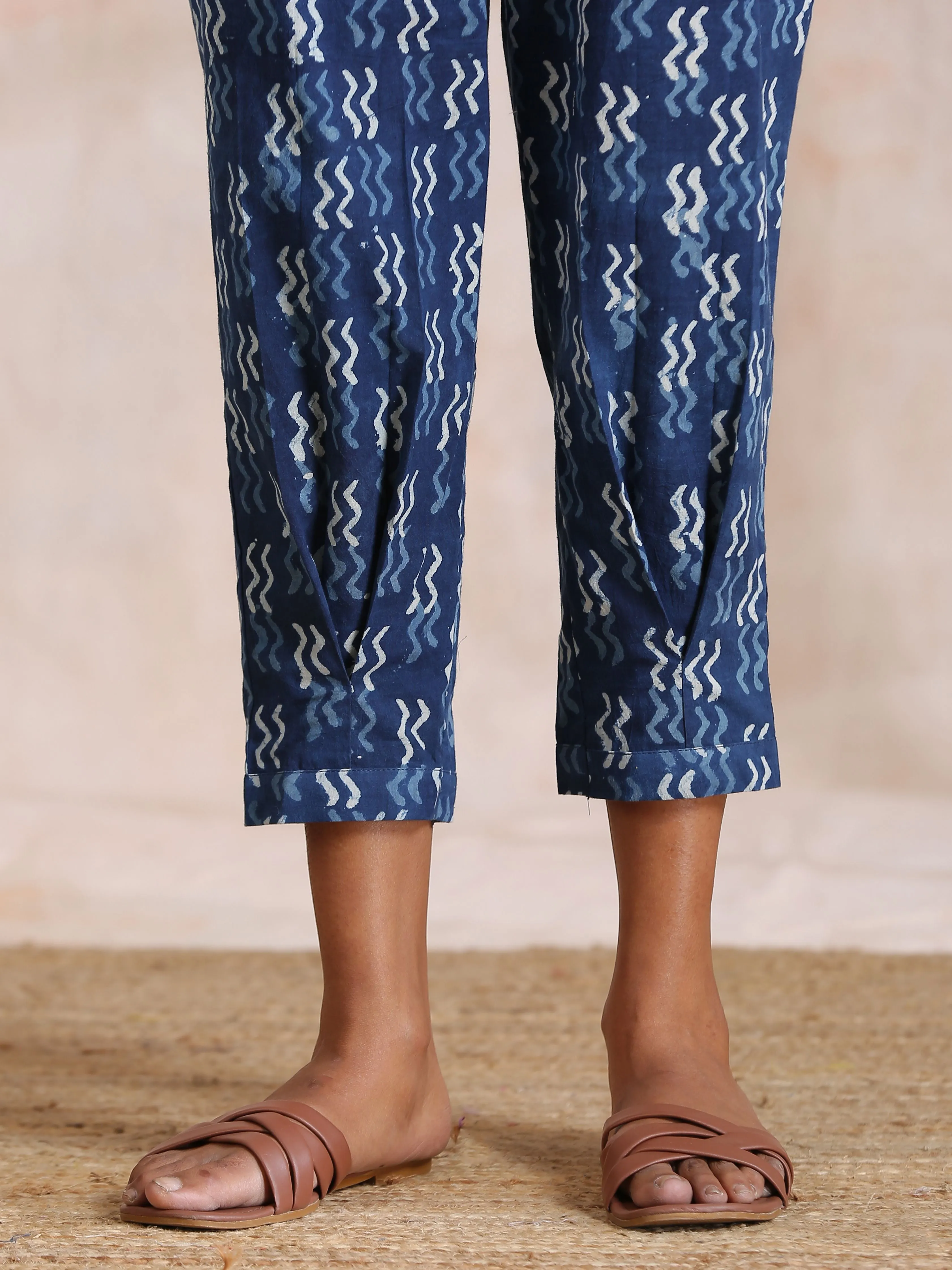 Indigo Dabu Zig-Zag Motifs Print Cotton Sleeveless Co-Ord Set