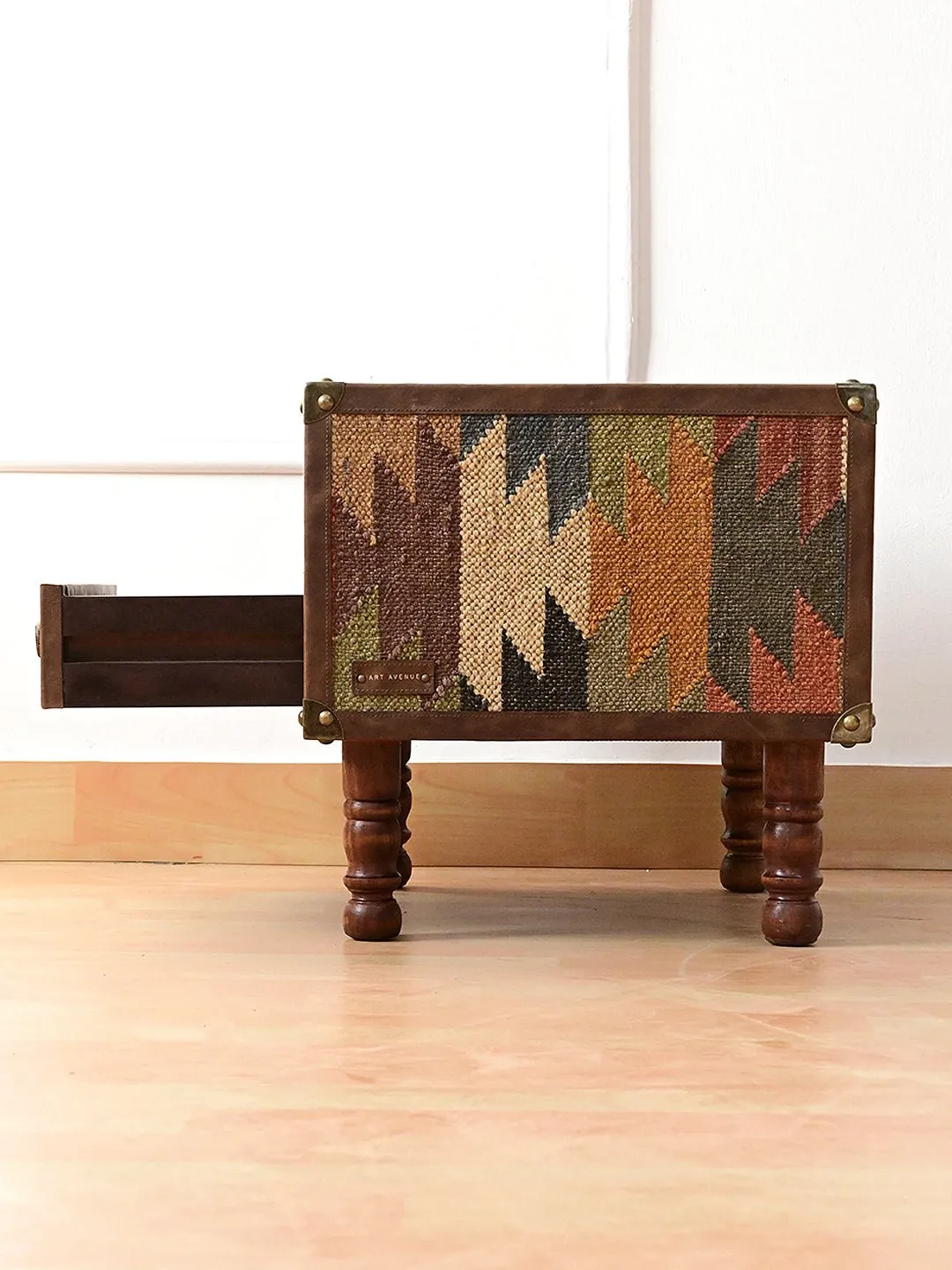 KIAAN  - KILIM & LEATHER OTTOMAN