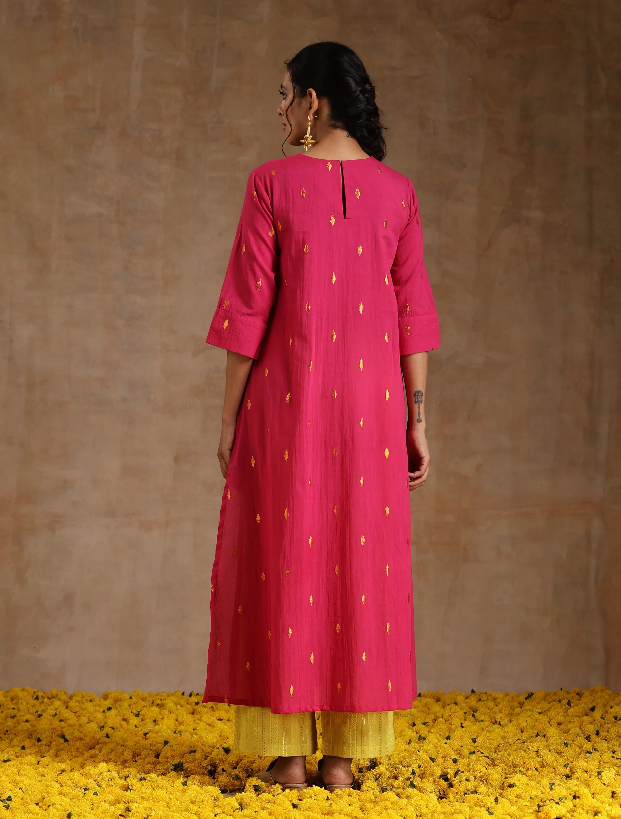 Pink Gold Cotton Neck Pleat Kurta Set