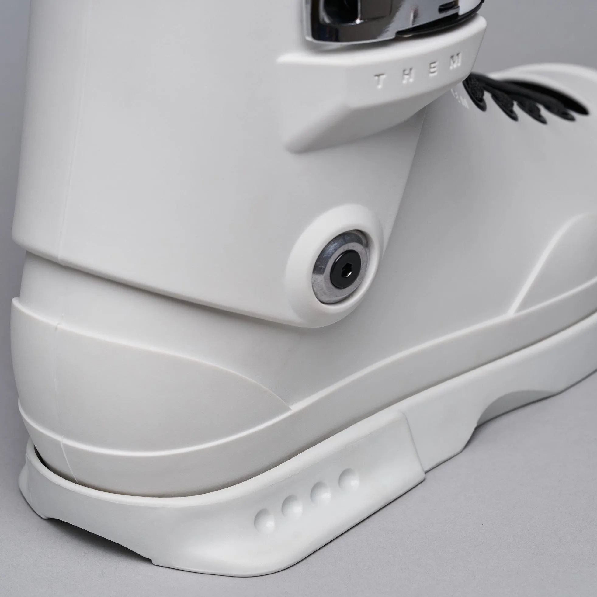 Them Skates 909 White 2022