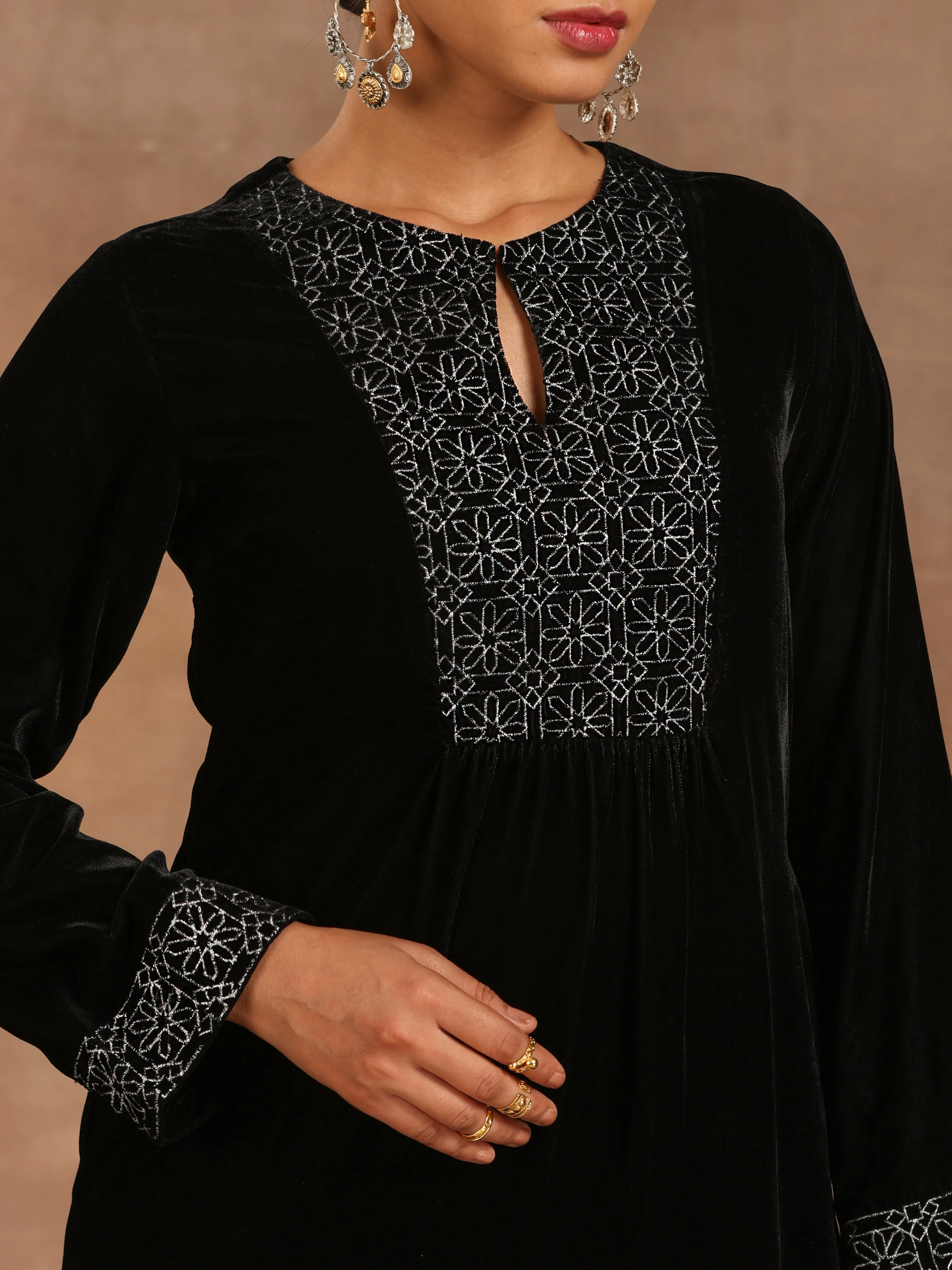 trueBrowns Black Velvet Embroidered Kurta