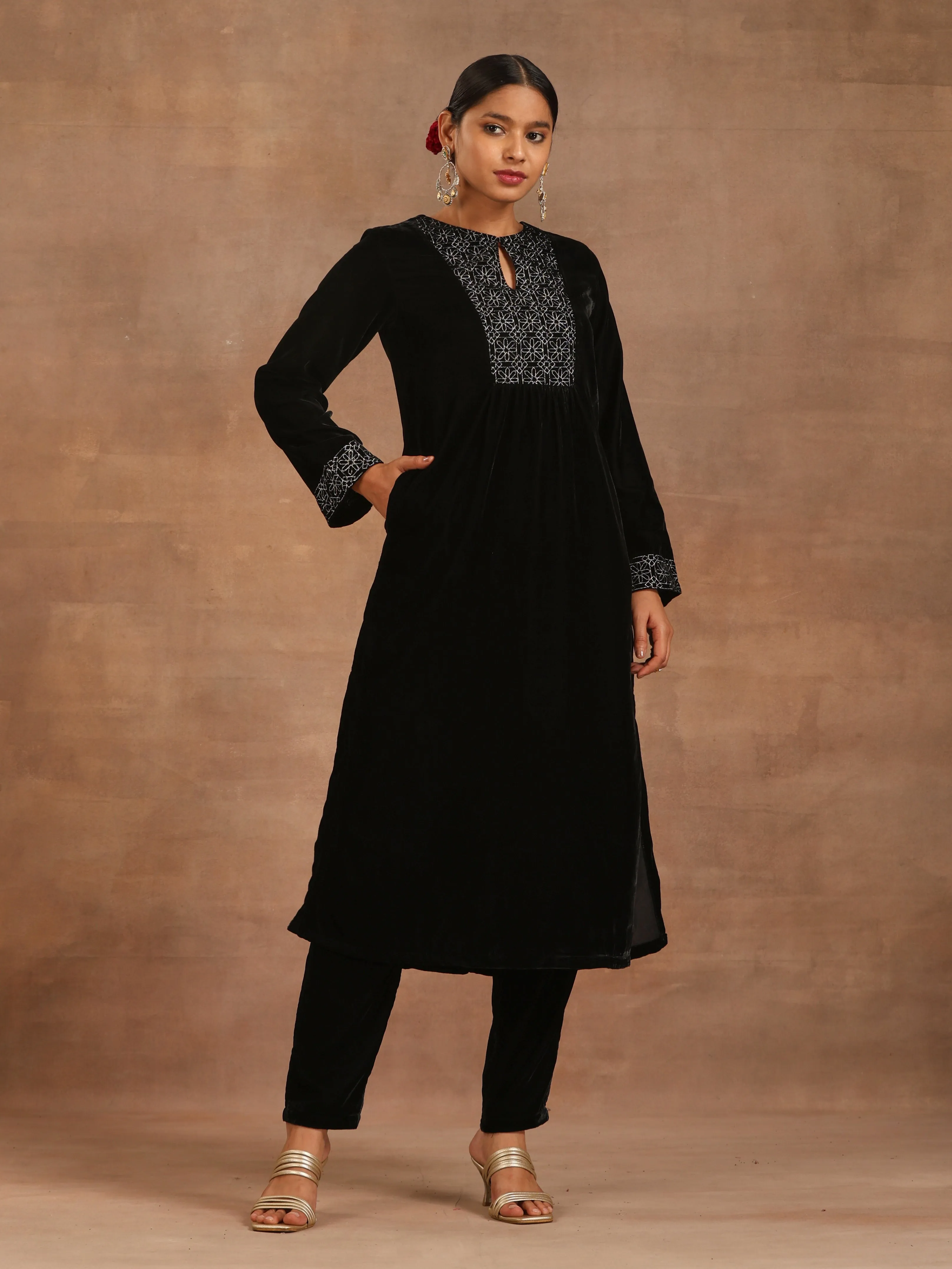 trueBrowns Black Velvet Embroidered Kurta